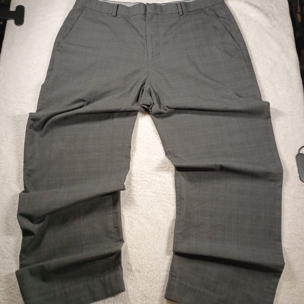 Calvin Klein Gray Dress Pants Men’s 34x32 Classic Fit Slacks Business Casual